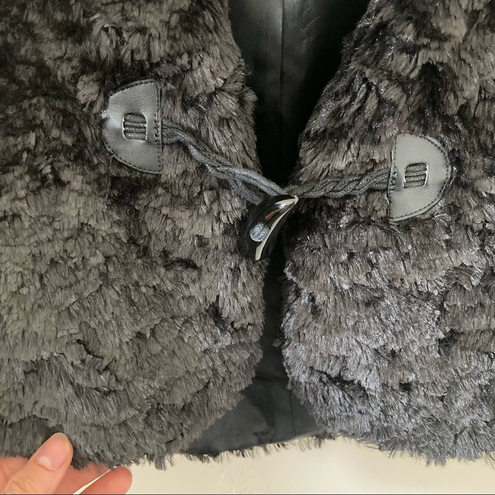 Fur Vest - Picture 6 of 10